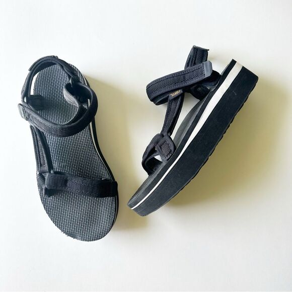 Teva Shoes - Teva Black Flatform Universal Platform Adjustable Sandals